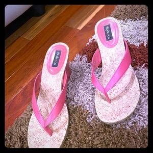 COPY - Style&Company size 7.5 pink flip flop wedg…